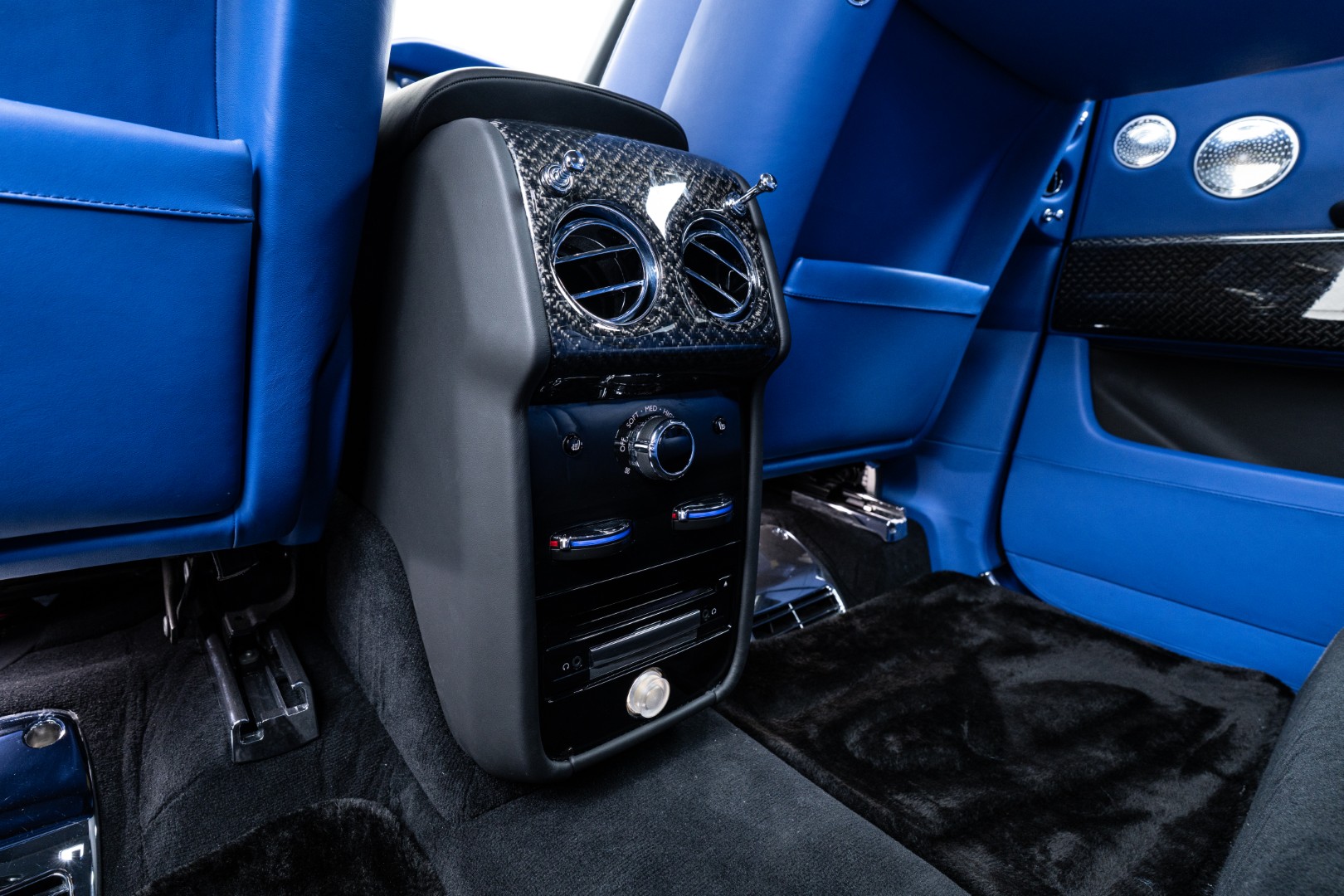 2020 ROLLS ROYCE CULLINAN BY MANSORY | GCC | | FULL CARBON